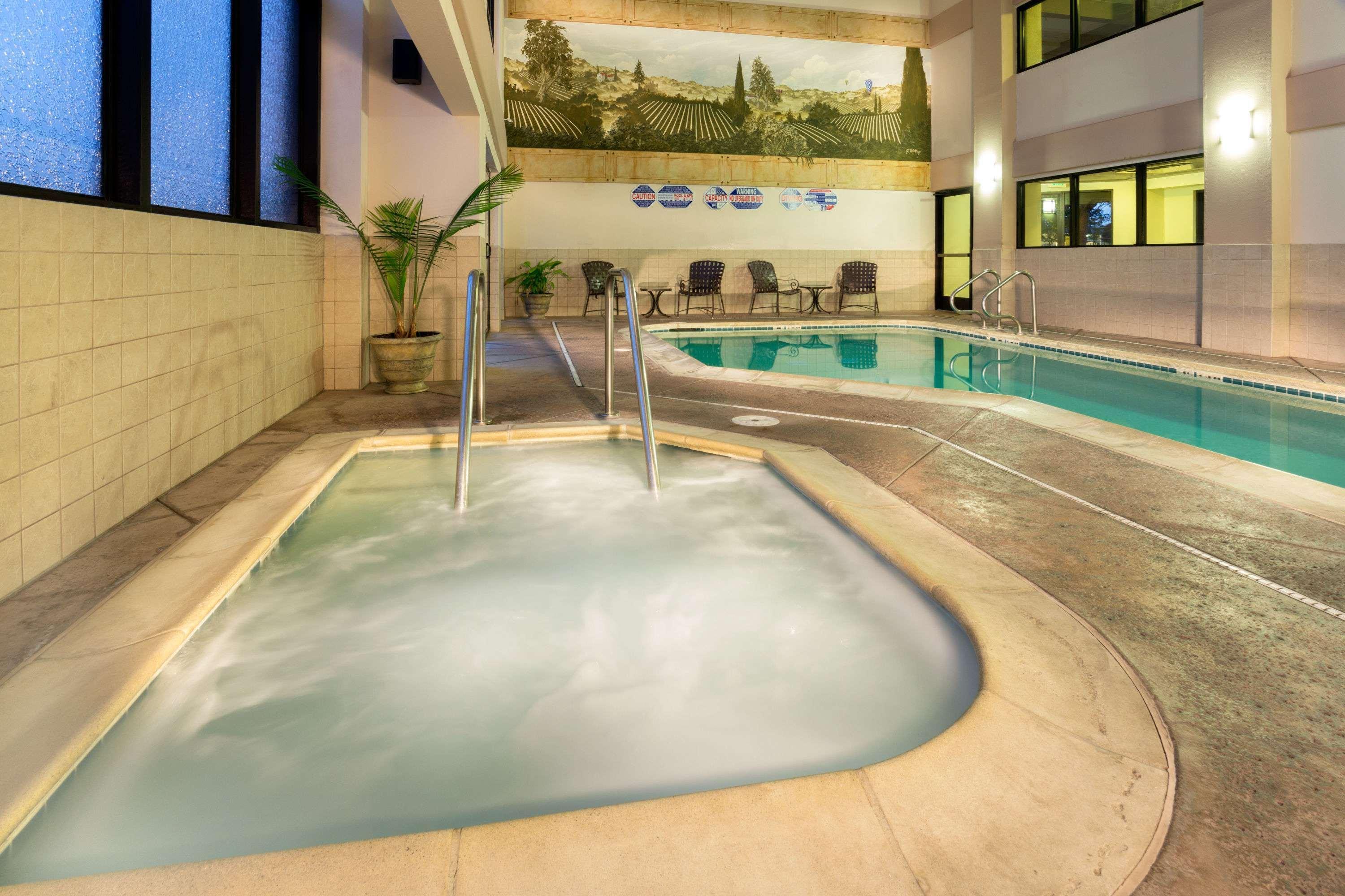 Hawthorn Suites By Wyndham Napa Valley Exterior photo
