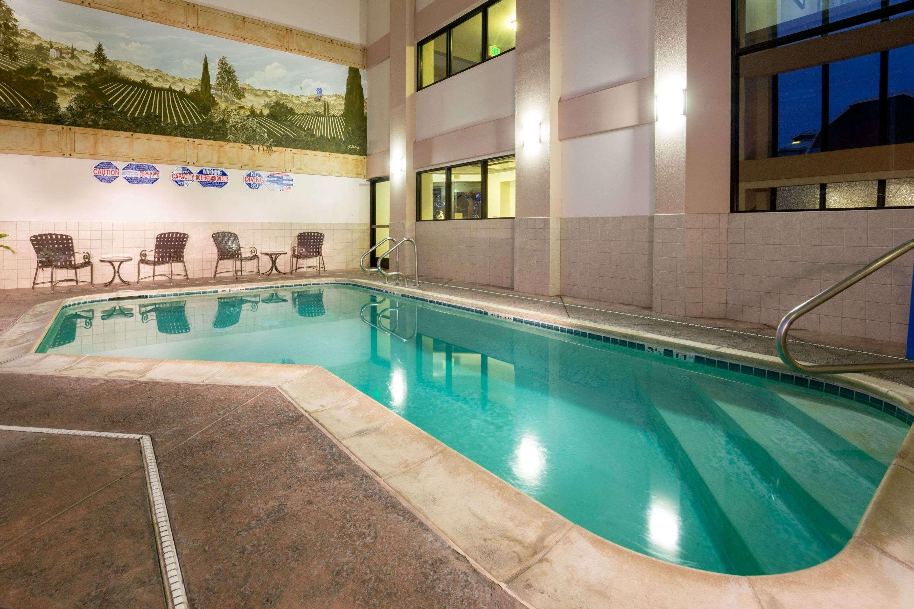 Hawthorn Suites By Wyndham Napa Valley Exterior photo