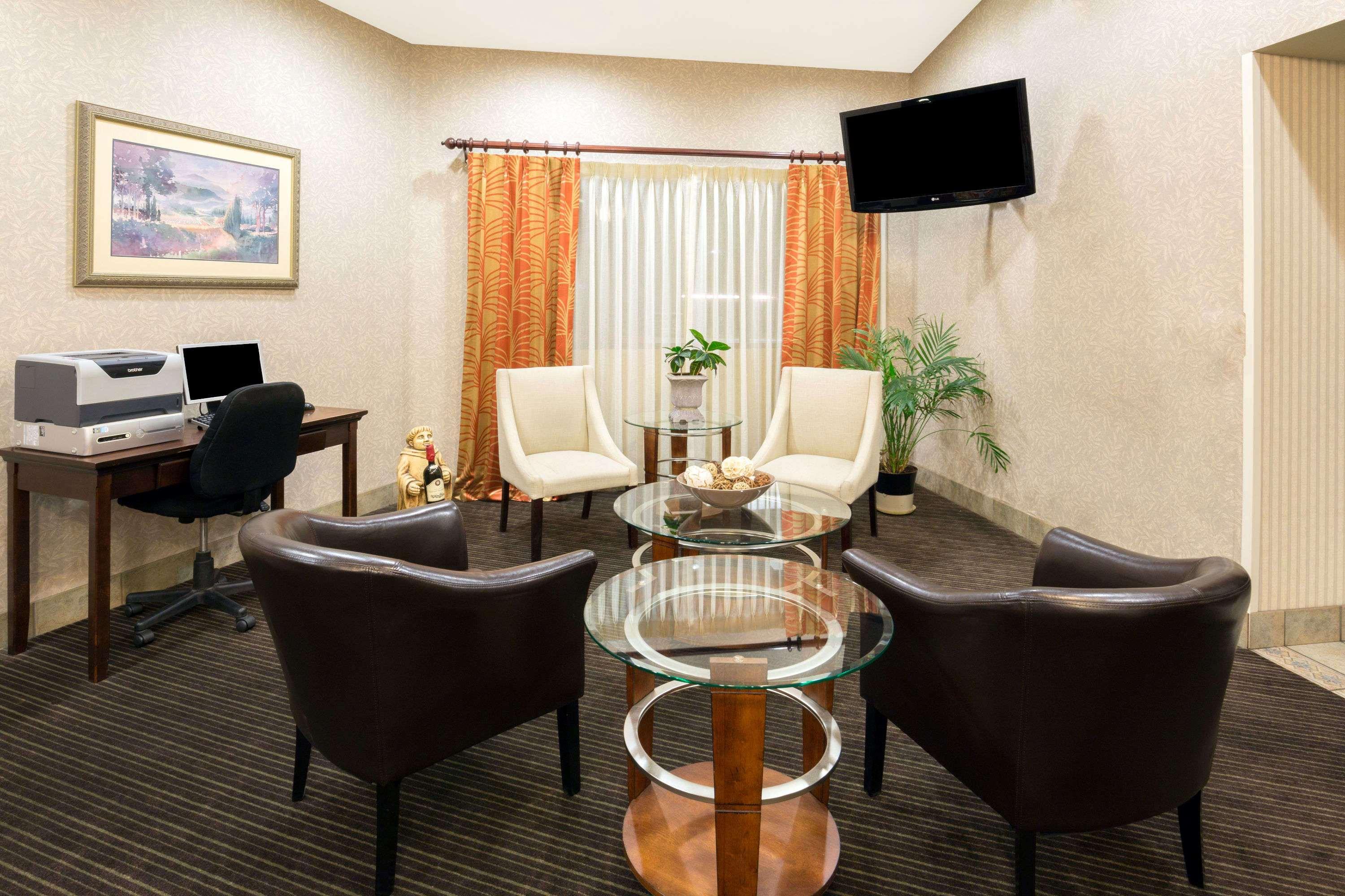 Hawthorn Suites By Wyndham Napa Valley Exterior photo