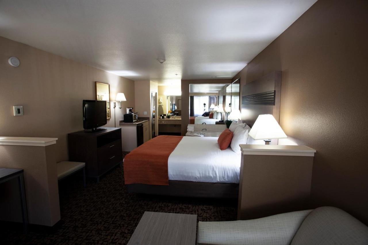 Hawthorn Suites By Wyndham Napa Valley Exterior photo